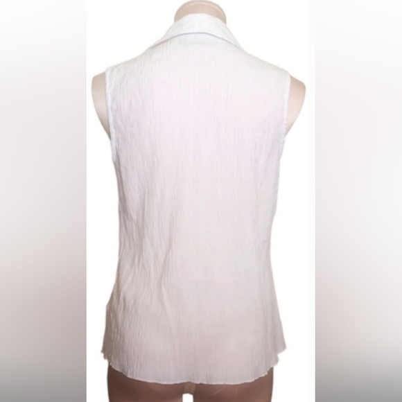 Top - Picture 2 of 3